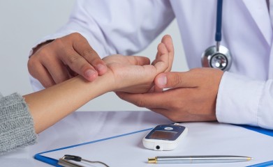 Pulse Diagnosis Course: A Practical Introduction to Nadi Pariksha